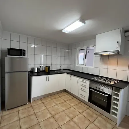 Casa Pao Spacious And Peaceful Home In Machico Vakantiehuis