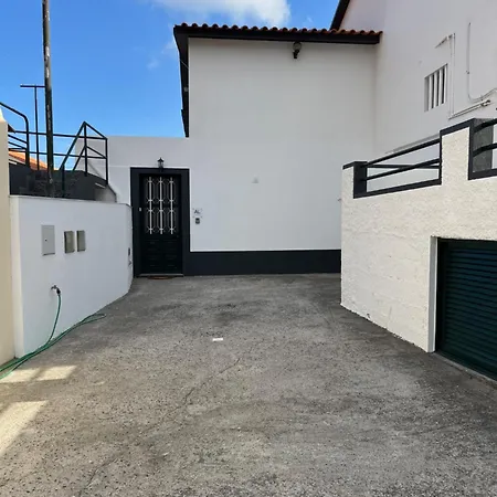 Vakantiehuis Casa Pao Spacious And Peaceful Home In Machico Machico (Madeira)