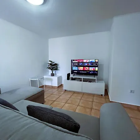 Casa Pao Spacious And Peaceful Home In Machico Vakantiehuis Machico (Madeira)